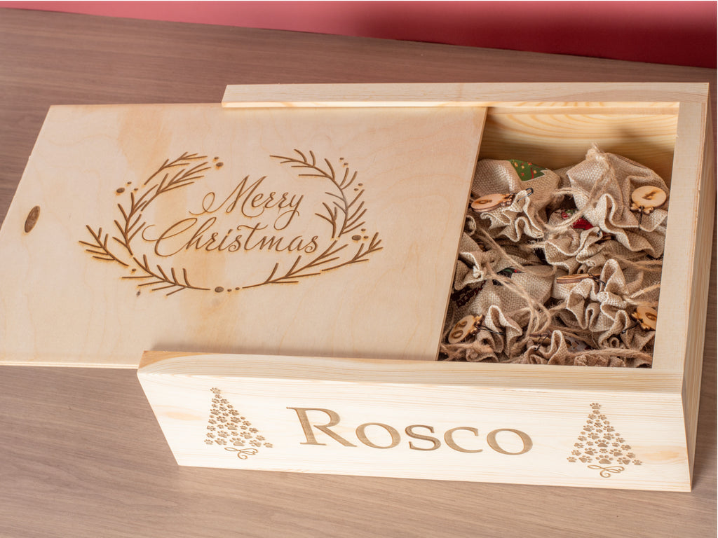 Personalized Advent Calendar for your Pet– 24 Burlap Bags in Engraved Box – Reusable Dog or Cat Christmas Countdown – Filled or Empty Option