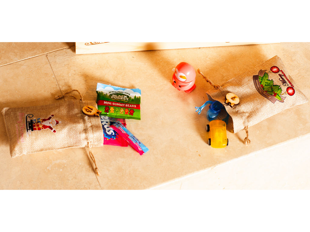 Personalized Mantel Advent Calendar - 24 Numbered Burlap Bags, Filled or Unfilled - 3 Holiday Designs, 4 Wood Options