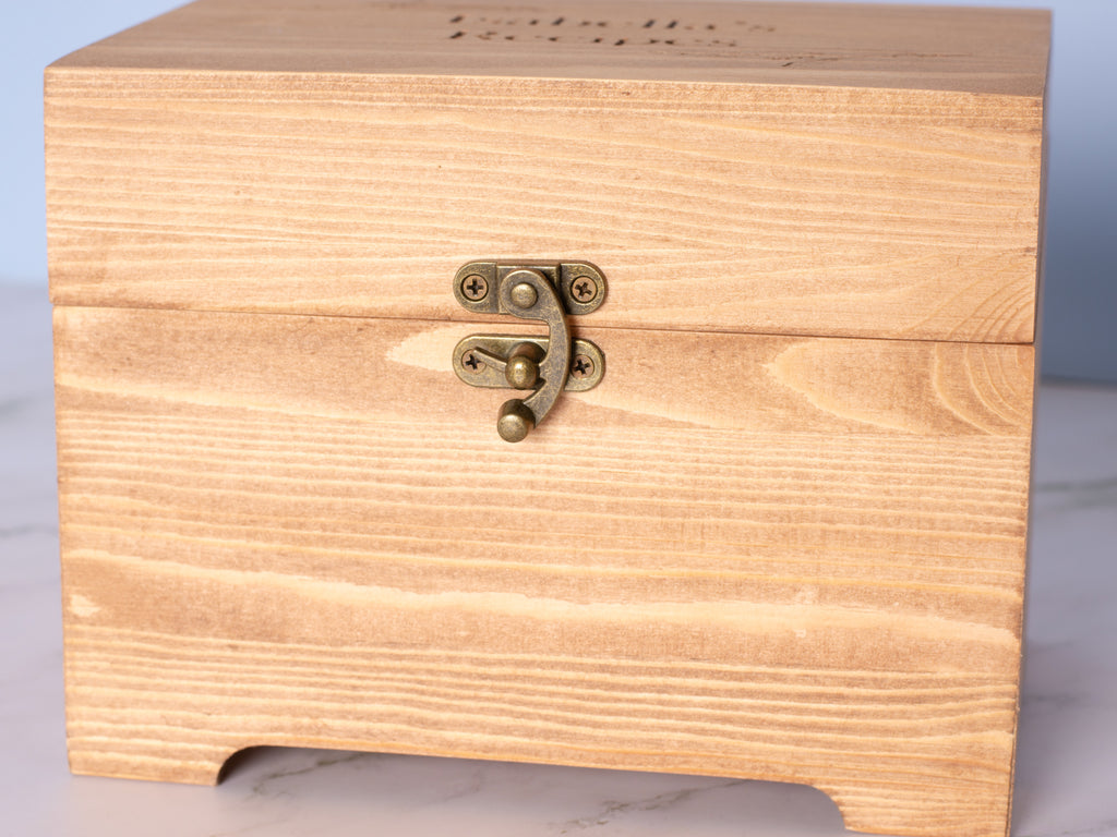 Wood Recipe Box - Engraved - With 4x6 Recipe Tab Inserts